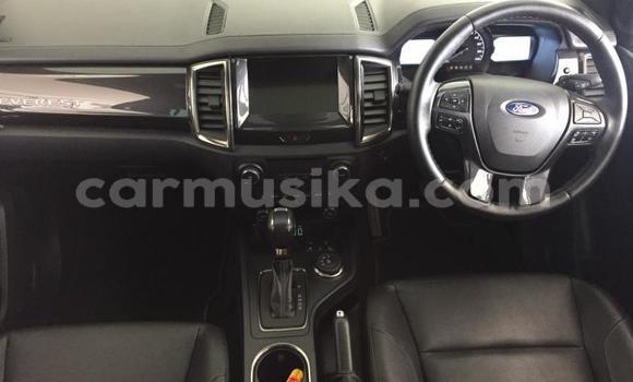 Acheter Occasion Voiture Ford Everest Beige à Beitbridge, Matabeleland South Acheter Occasion Voiture Ford Everest Beige à Beitbridge, Matabeleland South