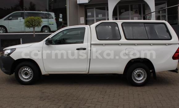 Nunua Ilio tumika Toyota Hilux Nyeupe Gari ndani ya Beitbridge nchini Matabeleland Kusini Nunua Ilio tumika Toyota Hilux Nyeupe Gari ndani ya Beitbridge nchini Matabeleland Kusini