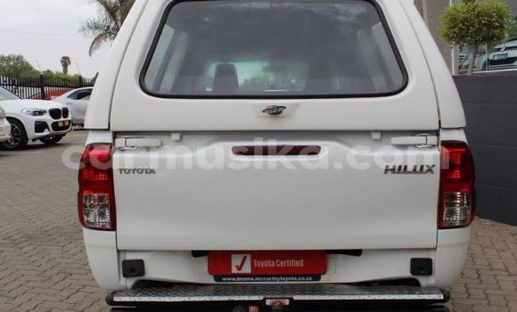 Nunua Ilio tumika Toyota Hilux Nyeupe Gari ndani ya Beitbridge nchini Matabeleland Kusini Nunua Ilio tumika Toyota Hilux Nyeupe Gari ndani ya Beitbridge nchini Matabeleland Kusini