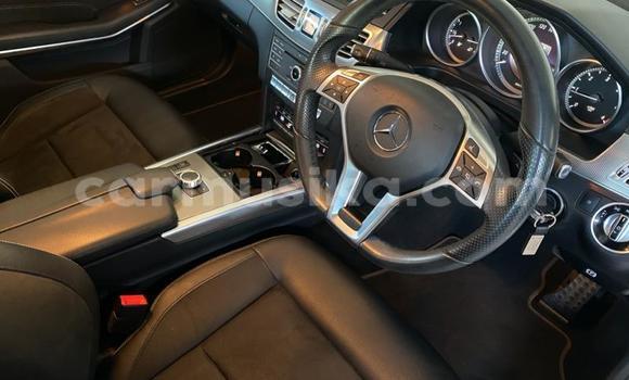 Acheter Occasion Voiture Mercedes‒Benz E–Class Blanc à Beitbridge, Matabeleland South Acheter Occasion Voiture Mercedes‒Benz E–Class Blanc à Beitbridge, Matabeleland South