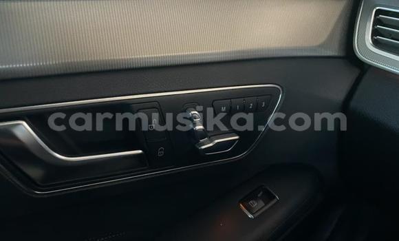 Acheter Occasion Voiture Mercedes‒Benz E–Class Blanc à Beitbridge, Matabeleland South Acheter Occasion Voiture Mercedes‒Benz E–Class Blanc à Beitbridge, Matabeleland South