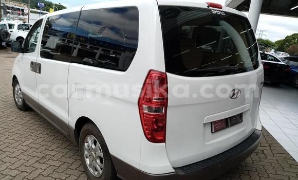 Acheter Occasion Voiture Hyundai H1 Blanc à Harare, Harare Acheter Occasion Voiture Hyundai H1 Blanc à Harare, Harare
