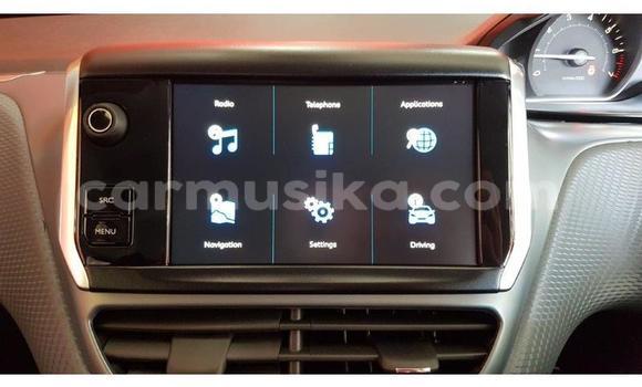 Acheter Occasion Voiture Peugeot 208 Blanc à Harare, Harare Acheter Occasion Voiture Peugeot 208 Blanc à Harare, Harare