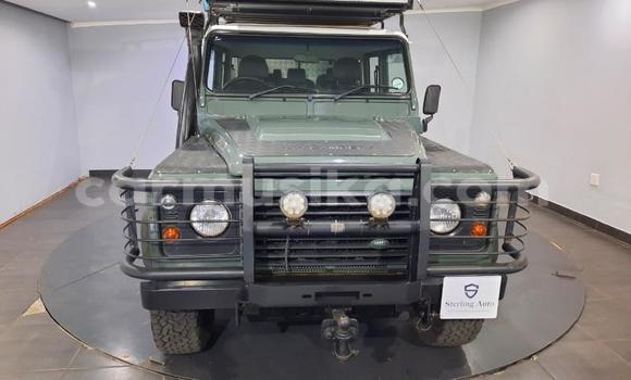 Buy Used Land Rover Defender Green Car in Emerald Hill in Harare