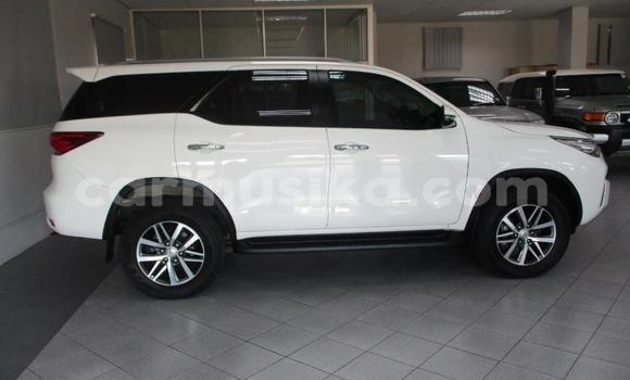Buy Used Toyota Fortuner White Car in Belvedere in Harare