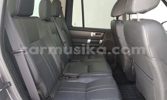 Buy Used Land Rover Discovery Silver Car in Beitbridge in Matabeleland South Buy Used Land Rover Discovery Silver Car in Beitbridge in Matabeleland South