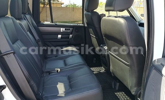 Tenga Tsaru Land Rover Discovery Chena Mota in Beitbridge in Matabeleland South Tenga Tsaru Land Rover Discovery Chena Mota in Beitbridge in Matabeleland South