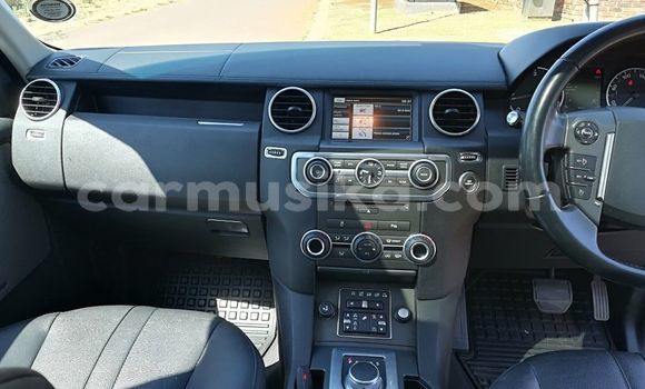 Tenga Tsaru Land Rover Discovery Chena Mota in Beitbridge in Matabeleland South Tenga Tsaru Land Rover Discovery Chena Mota in Beitbridge in Matabeleland South