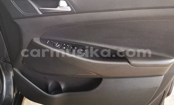 Buy Used Hyundai Tucson Silver Car in Beitbridge in Matabeleland South Buy Used Hyundai Tucson Silver Car in Beitbridge in Matabeleland South