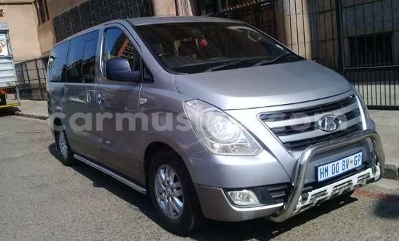 Nunua Ilio tumika Hyundai H1 Fedha Gari ndani ya Beitbridge nchini Matabeleland Kusini