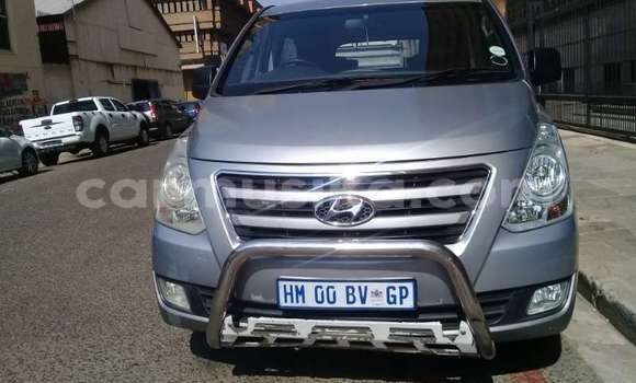 Nunua Ilio tumika Hyundai H1 Fedha Gari ndani ya Beitbridge nchini Matabeleland Kusini Nunua Ilio tumika Hyundai H1 Fedha Gari ndani ya Beitbridge nchini Matabeleland Kusini
