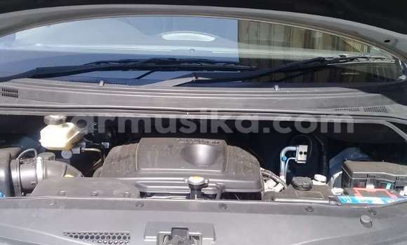 Nunua Ilio tumika Hyundai H1 Fedha Gari ndani ya Beitbridge nchini Matabeleland Kusini Nunua Ilio tumika Hyundai H1 Fedha Gari ndani ya Beitbridge nchini Matabeleland Kusini