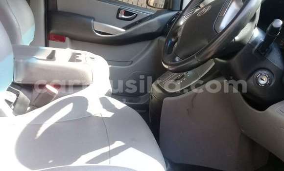 Nunua Ilio tumika Hyundai H1 Fedha Gari ndani ya Beitbridge nchini Matabeleland Kusini Nunua Ilio tumika Hyundai H1 Fedha Gari ndani ya Beitbridge nchini Matabeleland Kusini