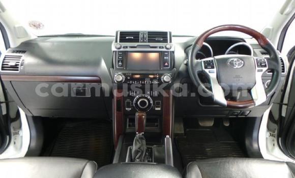 Nunua Ilio tumika Toyota Prado Nyeupe Gari ndani ya Harare nchini Harare Nunua Ilio tumika Toyota Prado Nyeupe Gari ndani ya Harare nchini Harare