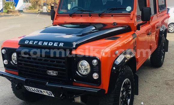Tenga Tsaru Land Rover Defender Zvimwe Mota in Beitbridge in Matabeleland South