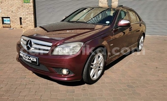 Acheter Occasion Voiture Mercedes‒Benz C–Class Rouge à Beitbridge, Matabeleland South Acheter Occasion Voiture Mercedes‒Benz C–Class Rouge à Beitbridge, Matabeleland South