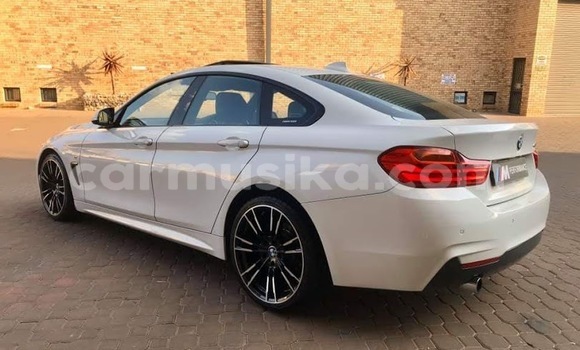 Acheter Occasion Voiture BMW 4er Blanc à Beitbridge, Matabeleland South Acheter Occasion Voiture BMW 4er Blanc à Beitbridge, Matabeleland South