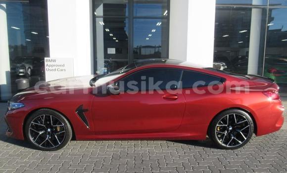 Nunua Ilio tumika BMW M6 Nyekundu Gari ndani ya Ruwa nchini Mashonaland East
