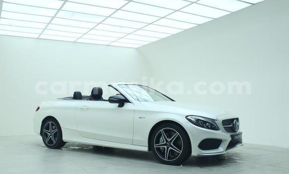 Nunua Ilio tumika Mercedes Viano Nyeupe Gari ndani ya Kwekwe nchini Midlands