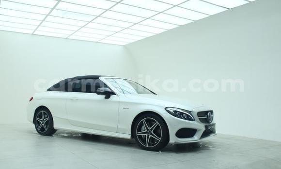 Acheter Occasion Voiture Mercedes Viano Blanc à Kwekwe, Midlands Acheter Occasion Voiture Mercedes Viano Blanc à Kwekwe, Midlands