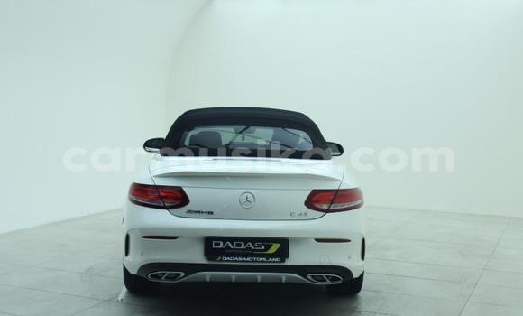 Acheter Occasion Voiture Mercedes Viano Blanc à Kwekwe, Midlands Acheter Occasion Voiture Mercedes Viano Blanc à Kwekwe, Midlands