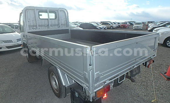 Nunua Ilio tumika Toyota Dyna Fedha Gari ndani ya Beitbridge nchini Matabeleland Kusini Nunua Ilio tumika Toyota Dyna Fedha Gari ndani ya Beitbridge nchini Matabeleland Kusini