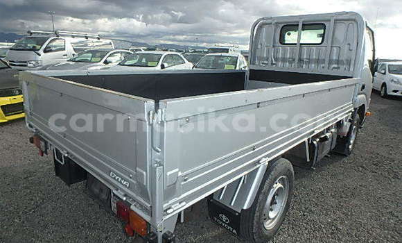 Nunua Ilio tumika Toyota Dyna Fedha Gari ndani ya Beitbridge nchini Matabeleland Kusini Nunua Ilio tumika Toyota Dyna Fedha Gari ndani ya Beitbridge nchini Matabeleland Kusini