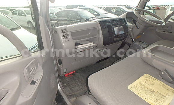 Nunua Ilio tumika Toyota Dyna Fedha Gari ndani ya Beitbridge nchini Matabeleland Kusini Nunua Ilio tumika Toyota Dyna Fedha Gari ndani ya Beitbridge nchini Matabeleland Kusini