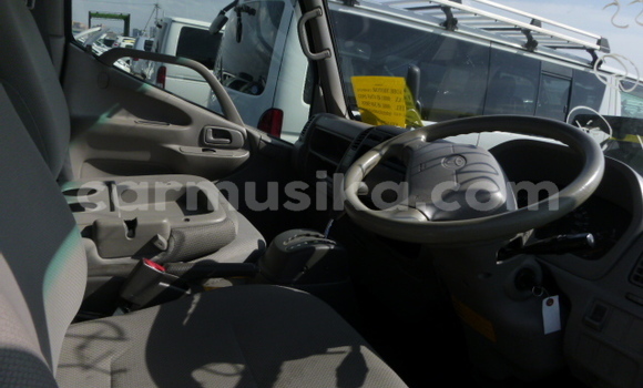 Nunua Ilio tumika Toyota Dyna Fedha Gari ndani ya Beitbridge nchini Matabeleland Kusini Nunua Ilio tumika Toyota Dyna Fedha Gari ndani ya Beitbridge nchini Matabeleland Kusini