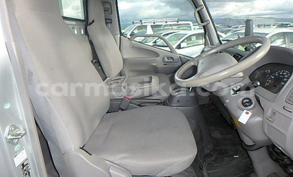 Nunua Ilio tumika Toyota Dyna Fedha Gari ndani ya Beitbridge nchini Matabeleland Kusini Nunua Ilio tumika Toyota Dyna Fedha Gari ndani ya Beitbridge nchini Matabeleland Kusini