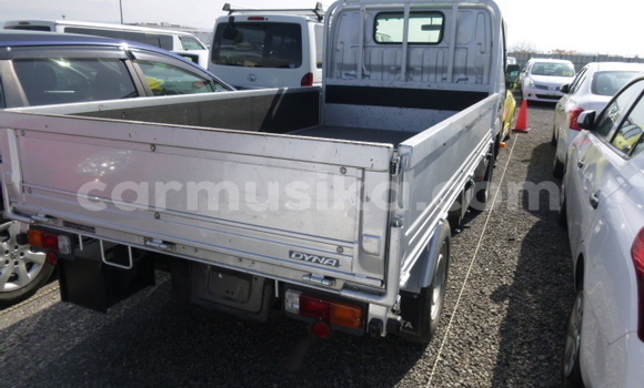 Nunua Ilio tumika Toyota Dyna Fedha Gari ndani ya Beitbridge nchini Matabeleland Kusini Nunua Ilio tumika Toyota Dyna Fedha Gari ndani ya Beitbridge nchini Matabeleland Kusini