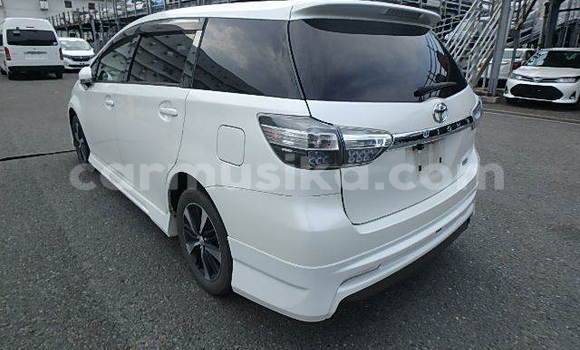 Acheter Occasion Voiture Toyota Wish Blanc à Beitbridge, Matabeleland South Acheter Occasion Voiture Toyota Wish Blanc à Beitbridge, Matabeleland South