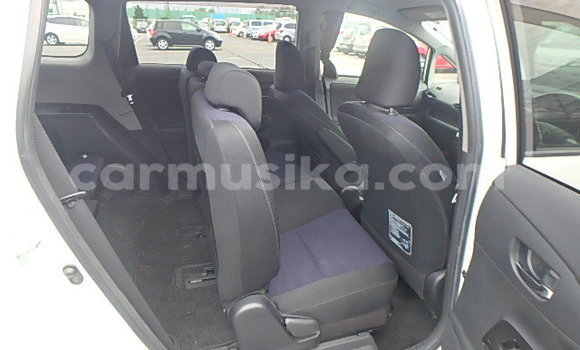 Acheter Occasion Voiture Toyota Wish Blanc à Beitbridge, Matabeleland South Acheter Occasion Voiture Toyota Wish Blanc à Beitbridge, Matabeleland South