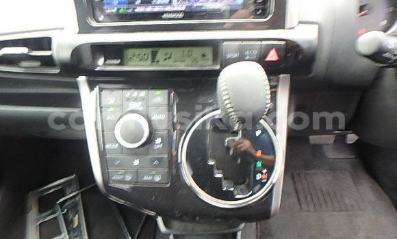 Acheter Occasion Voiture Toyota Wish Blanc à Beitbridge, Matabeleland South Acheter Occasion Voiture Toyota Wish Blanc à Beitbridge, Matabeleland South