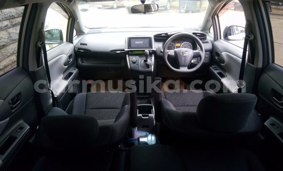 Acheter Import Voiture Toyota Wish Autre à Beitbridge, Matabeleland South Acheter Import Voiture Toyota Wish Autre à Beitbridge, Matabeleland South