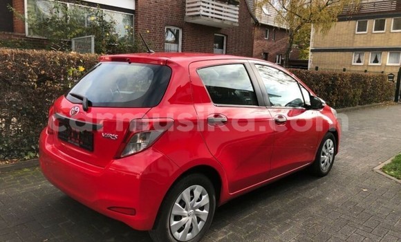 Acheter Occasion Voiture Toyota Vitz Rouge à Beitbridge, Matabeleland South Acheter Occasion Voiture Toyota Vitz Rouge à Beitbridge, Matabeleland South