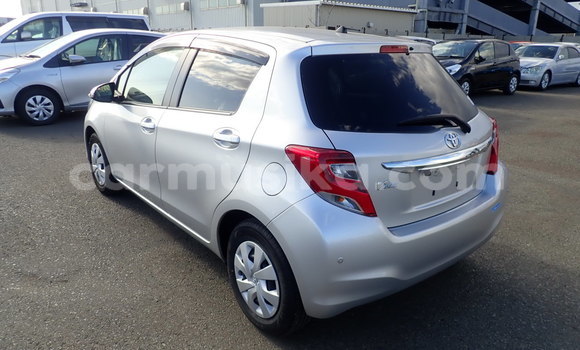 Acheter Occasion Voiture Toyota Vitz Gris à Beitbridge, Matabeleland South Acheter Occasion Voiture Toyota Vitz Gris à Beitbridge, Matabeleland South