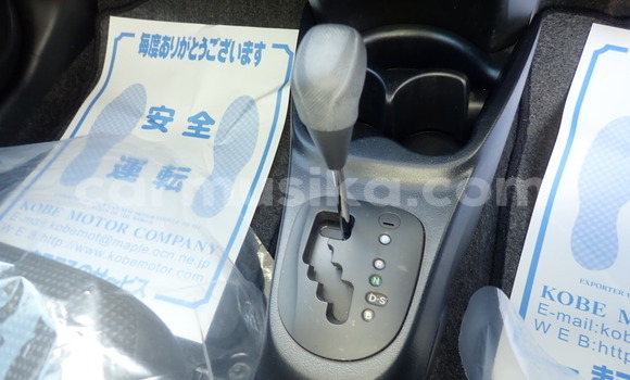 Acheter Occasion Voiture Toyota Vitz Gris à Beitbridge, Matabeleland South Acheter Occasion Voiture Toyota Vitz Gris à Beitbridge, Matabeleland South