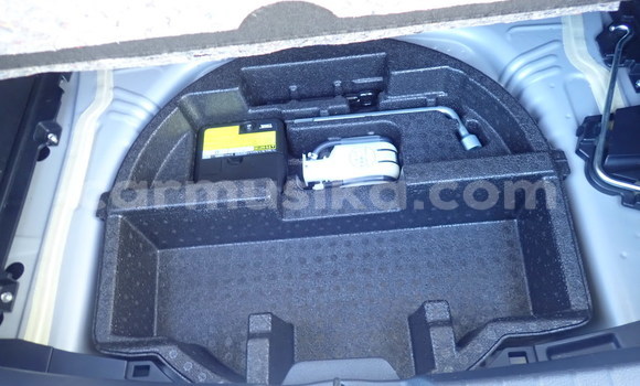 Acheter Occasion Voiture Toyota Vitz Gris à Beitbridge, Matabeleland South Acheter Occasion Voiture Toyota Vitz Gris à Beitbridge, Matabeleland South