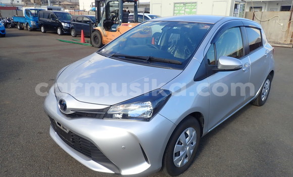 Acheter Occasion Voiture Toyota Vitz Gris à Beitbridge, Matabeleland South Acheter Occasion Voiture Toyota Vitz Gris à Beitbridge, Matabeleland South