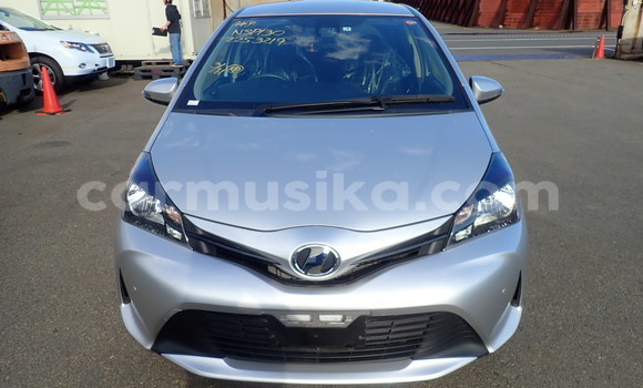 Acheter Occasion Voiture Toyota Vitz Gris à Beitbridge, Matabeleland South Acheter Occasion Voiture Toyota Vitz Gris à Beitbridge, Matabeleland South