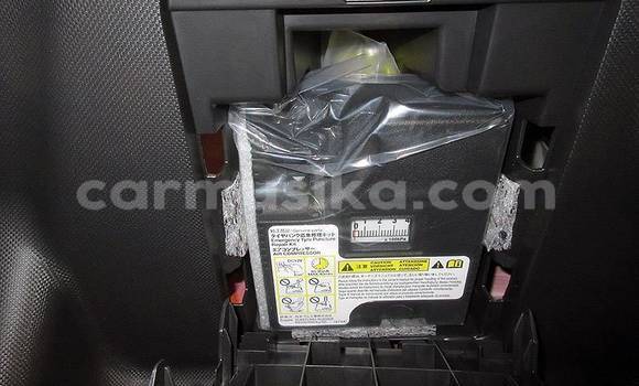 Acheter Occasion Voiture Toyota Ractis Rouge à Beitbridge, Matabeleland South Acheter Occasion Voiture Toyota Ractis Rouge à Beitbridge, Matabeleland South