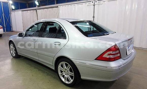 Tenga Tsaru Mercedes‒Benz C–Class Sirivha Mota in Beitbridge in Matabeleland South Tenga Tsaru Mercedes‒Benz C–Class Sirivha Mota in Beitbridge in Matabeleland South