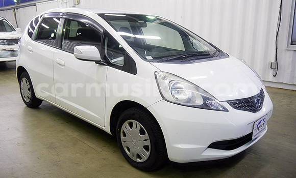 Acheter Occasion Voiture Honda Fit Blanc à Beitbridge, Matabeleland South Acheter Occasion Voiture Honda Fit Blanc à Beitbridge, Matabeleland South