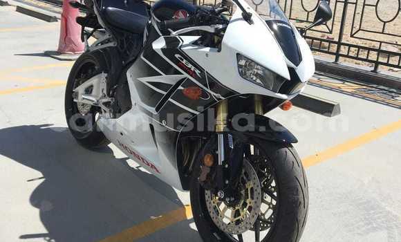 Nunua Ilio tumika Honda CBR Nyeupe Bike ndani ya Harare nchini Harare