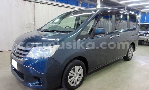 Acheter Occasion Voiture Nissan Serena Bleu à Beitbridge, Matabeleland South Acheter Occasion Voiture Nissan Serena Bleu à Beitbridge, Matabeleland South