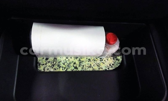 Acheter Occasion Voiture Nissan Serena Bleu à Beitbridge, Matabeleland South Acheter Occasion Voiture Nissan Serena Bleu à Beitbridge, Matabeleland South