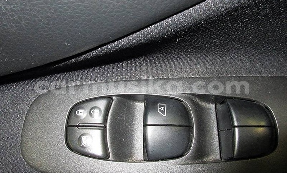 Acheter Occasion Voiture Nissan Serena Bleu à Beitbridge, Matabeleland South Acheter Occasion Voiture Nissan Serena Bleu à Beitbridge, Matabeleland South