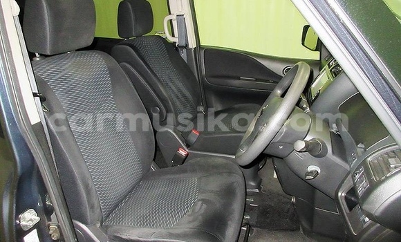 Acheter Occasion Voiture Nissan Serena Bleu à Beitbridge, Matabeleland South Acheter Occasion Voiture Nissan Serena Bleu à Beitbridge, Matabeleland South