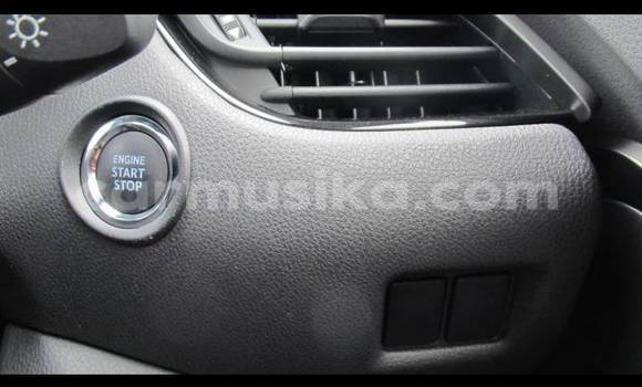 Nunua Ilio tumika Toyota C-HR Nyeupe Gari ndani ya Beitbridge nchini Matabeleland Kusini Nunua Ilio tumika Toyota C-HR Nyeupe Gari ndani ya Beitbridge nchini Matabeleland Kusini